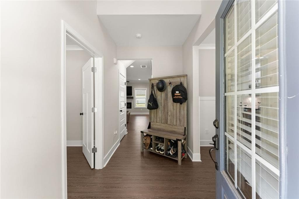 5 bedroom, 3 bathroom, 2,463 sq ft single family residence for sale at 272 Cherry Street, Cornelia, GA 30531 — photo 5