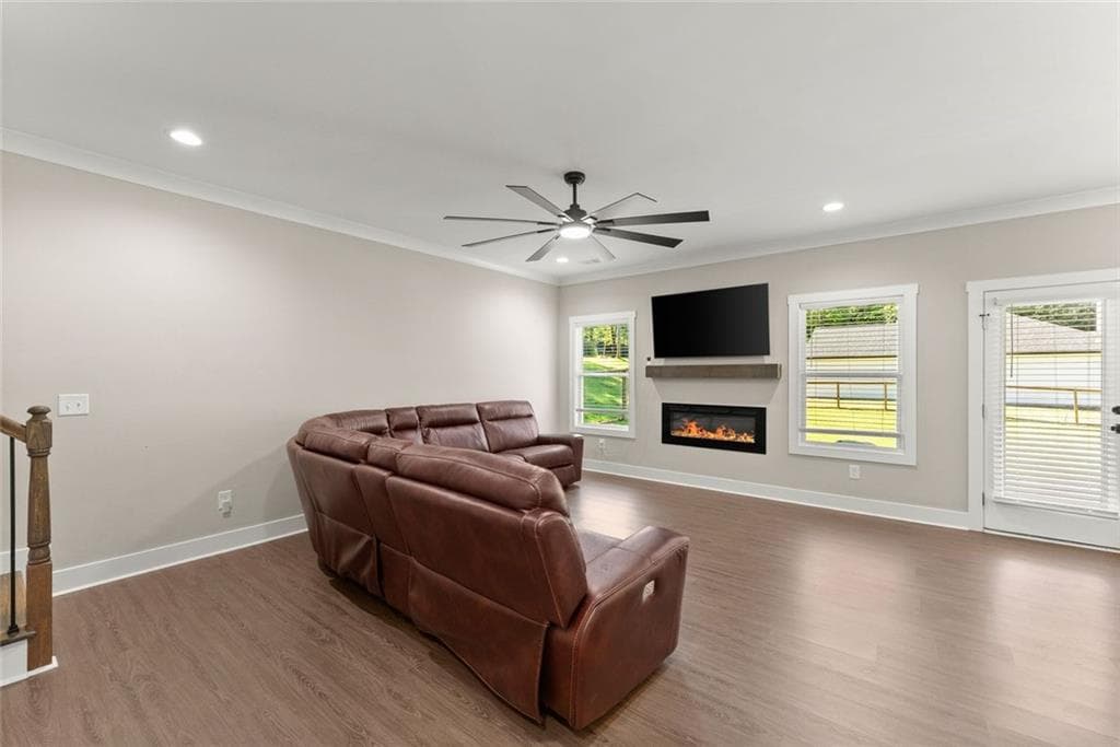 5 bedroom, 3 bathroom, 2,463 sq ft single family residence for sale at 272 Cherry Street, Cornelia, GA 30531 — photo 6