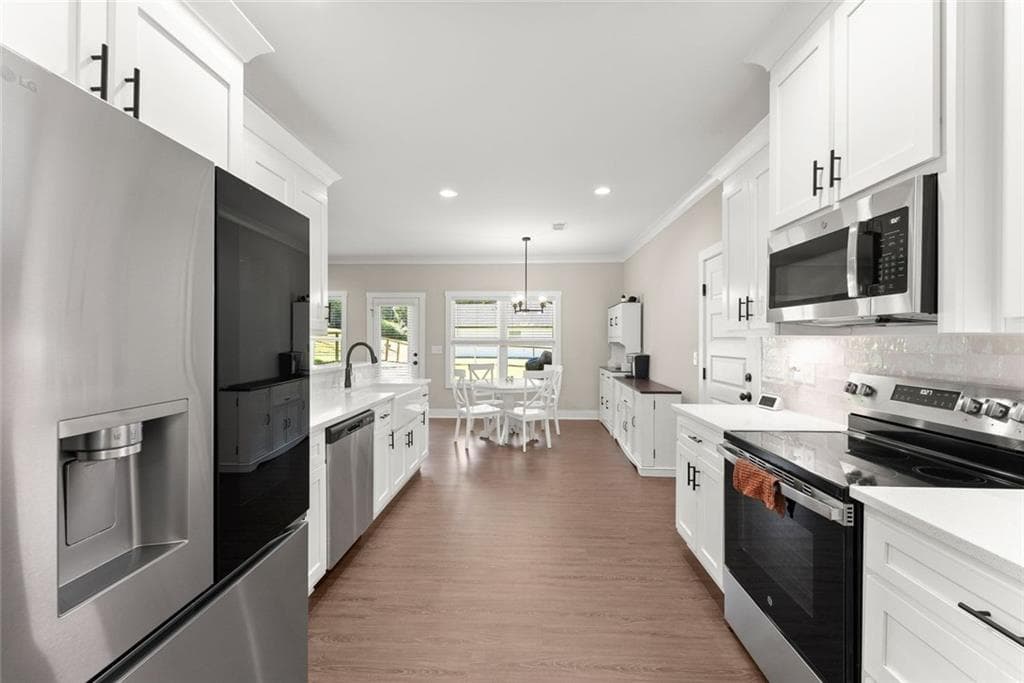 5 bedroom, 3 bathroom, 2,463 sq ft single family residence for sale at 272 Cherry Street, Cornelia, GA 30531 — photo 9