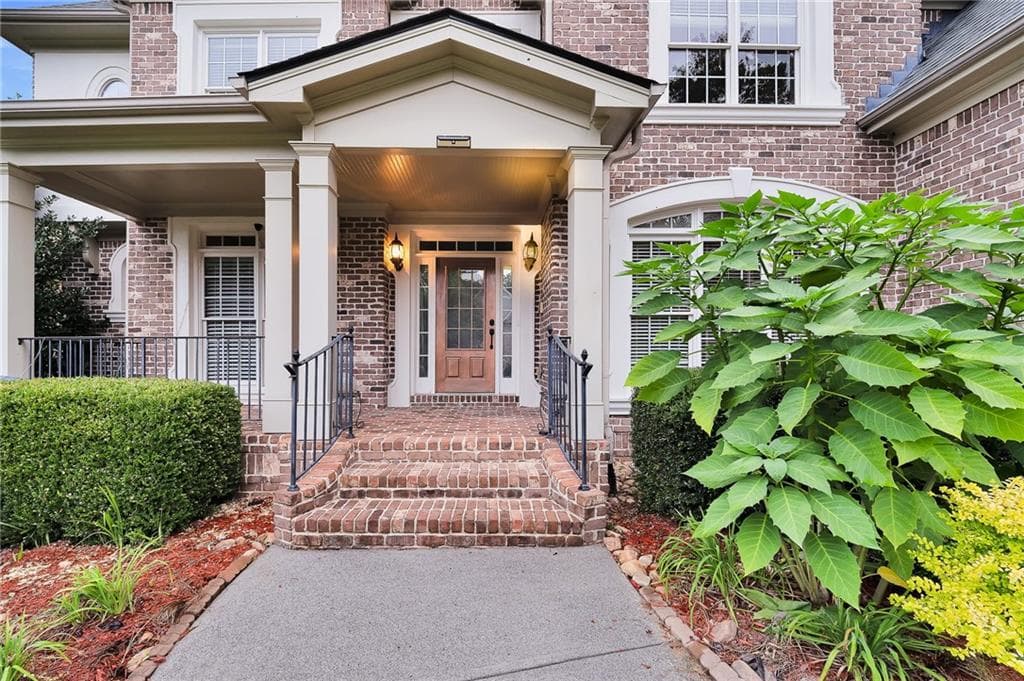 6 bedroom, 6 bathroom, 6,489 sq ft single family residence for sale at 2552 Stone Manor Drive, Buford, GA 30519 — photo 4
