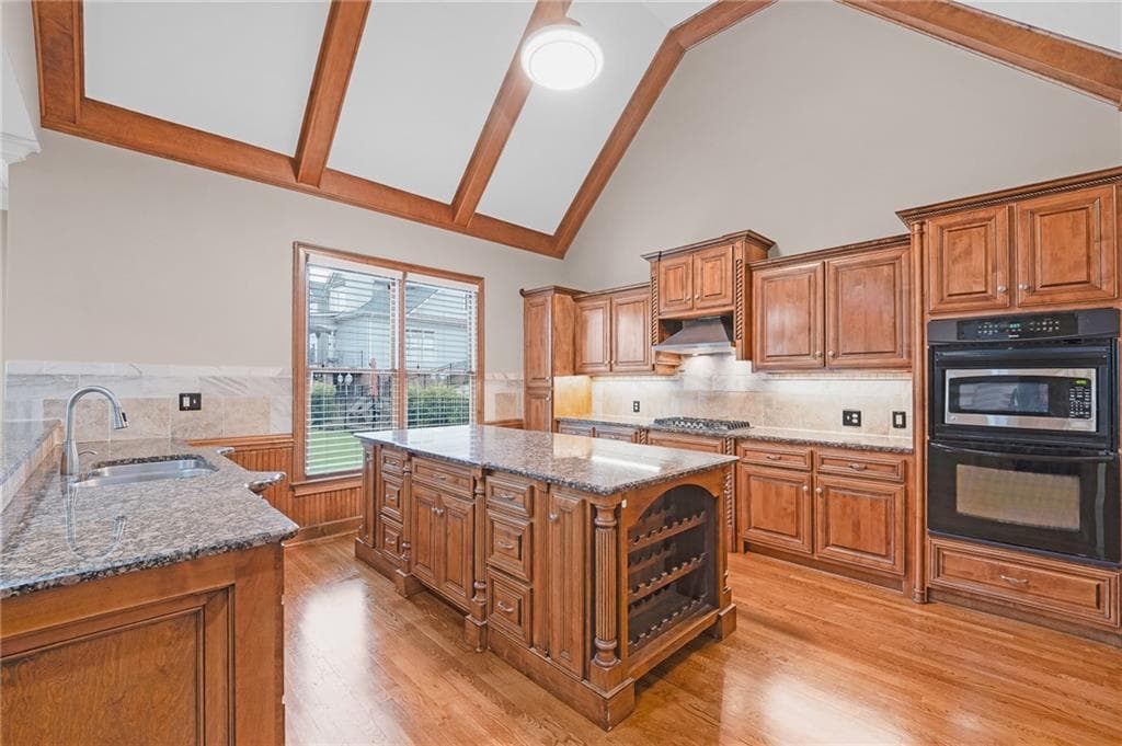 6 bedroom, 6 bathroom, 6,489 sq ft single family residence for sale at 2552 Stone Manor Drive, Buford, GA 30519 — photo 10