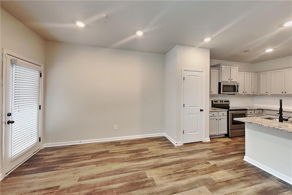 3 bedroom, 3 bathroom, 1,564 sq ft single family residence for rent at 2891 Bayrose Circle 91, East Point, GA 30344 for $1,995 a month — photo 3