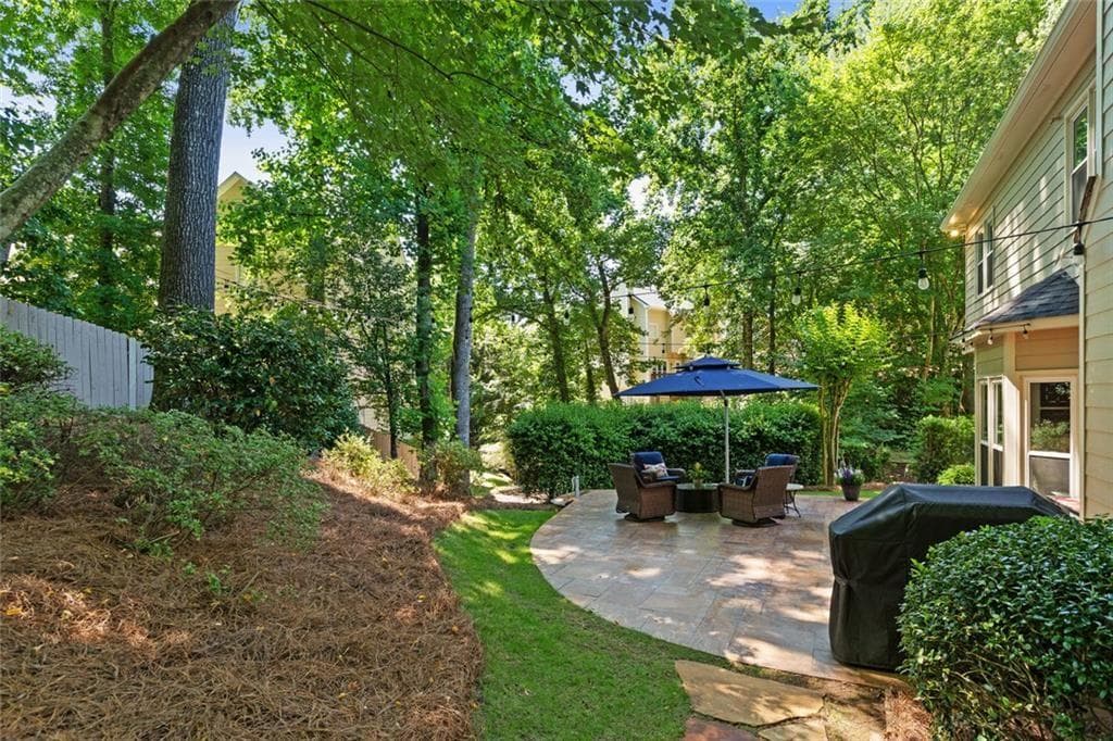 4 bedroom, 3 bathroom, 2,463 sq ft single family residence for sale at 565 Windermere Park Court, Alpharetta, GA 30022 — photo 2