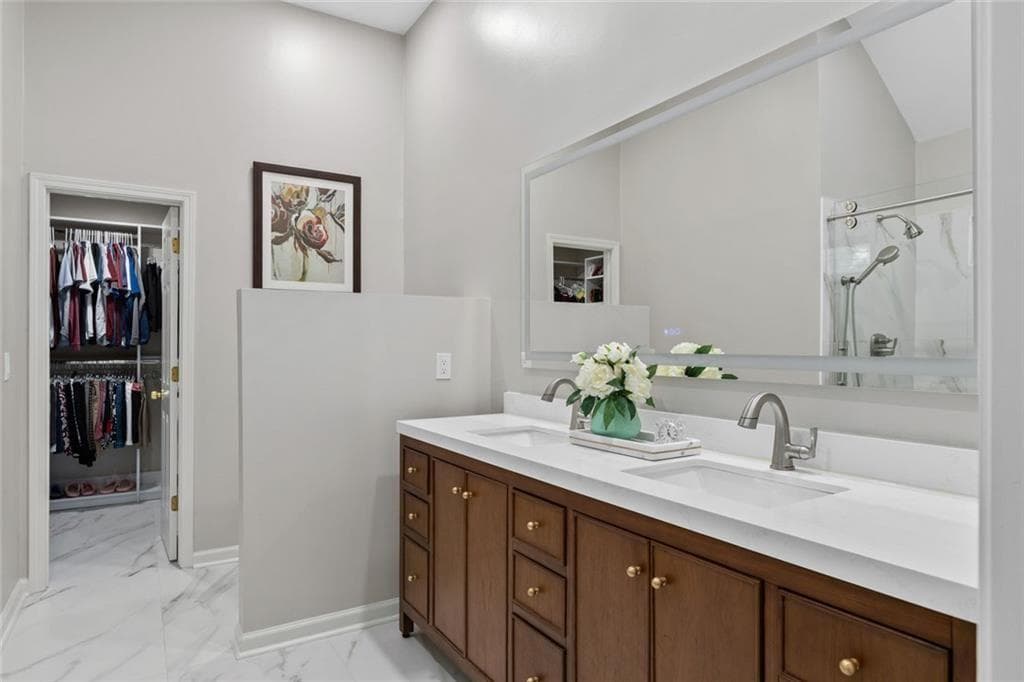 4 bedroom, 3 bathroom, 2,463 sq ft single family residence for sale at 565 Windermere Park Court, Alpharetta, GA 30022 — photo 5
