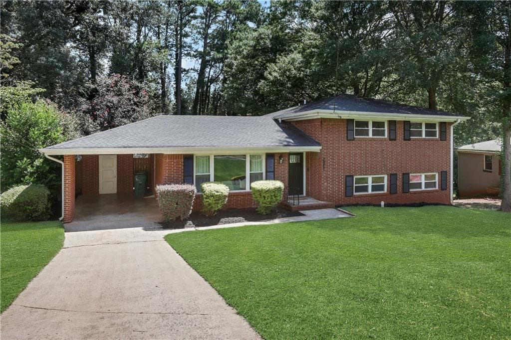 4 bedroom, 2 bathroom, 2,029 sq ft single family residence for sale at 2982 Valley Ridge Drive, Decatur, GA 30032 — photo 6