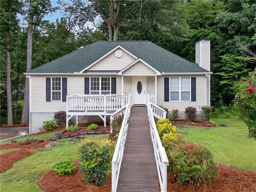 3 bedroom, 2 bathroom, 1,222 sq ft single family residence for sale at 7015 Bannister Park Lane, Cumming, GA 30028