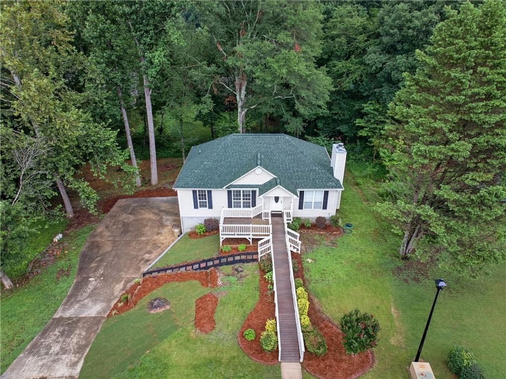 3 bedroom, 2 bathroom, 1,222 sq ft single family residence for sale at 7015 Bannister Park Lane, Cumming, GA 30028 — photo 8