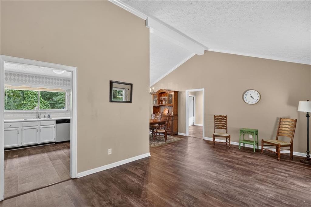 4 bedroom, 2 bathroom, 1,922 sq ft single family residence for sale at 9640 Pine Thicket Way, Roswell, GA 30075 — photo 4