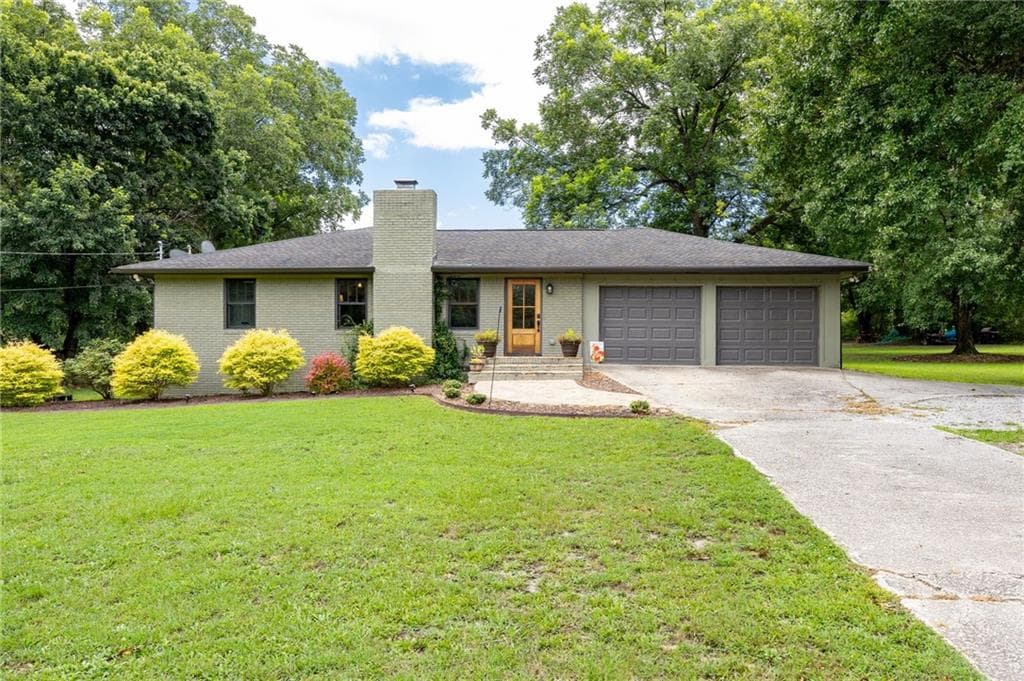 3 bedroom, 2 bathroom, 1,596 sq ft single family residence sold at 5831 Angham Road, Powder Springs, GA 30127