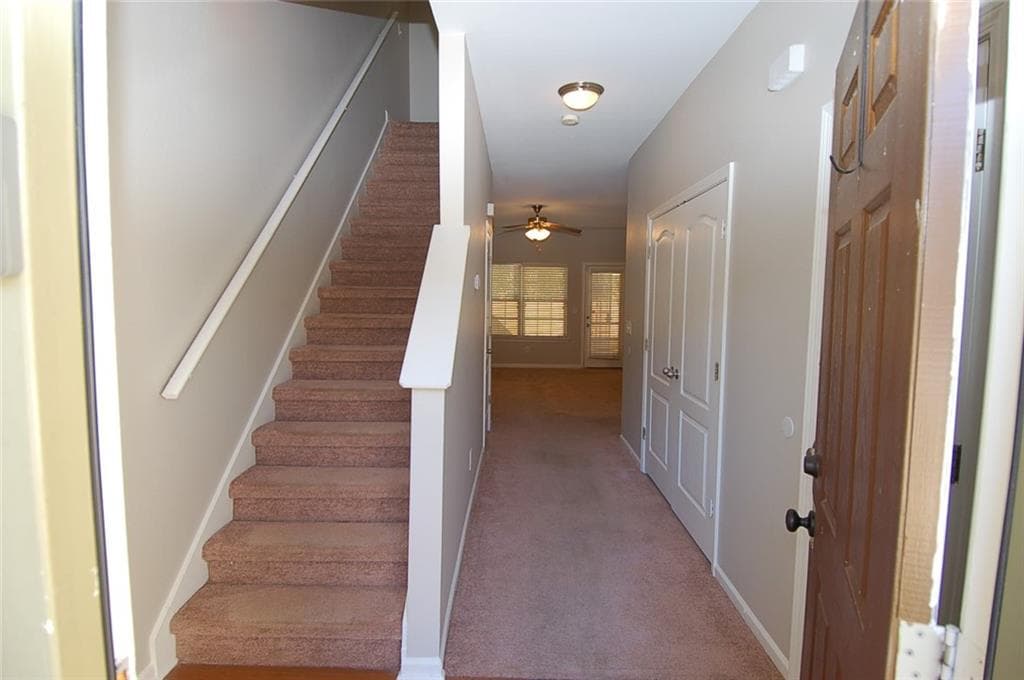 3 bedroom, 3 bathroom, 1,396 sq ft townhouse for sale at 6956 Rogers Point, Lithonia, GA 30058 — photo 3