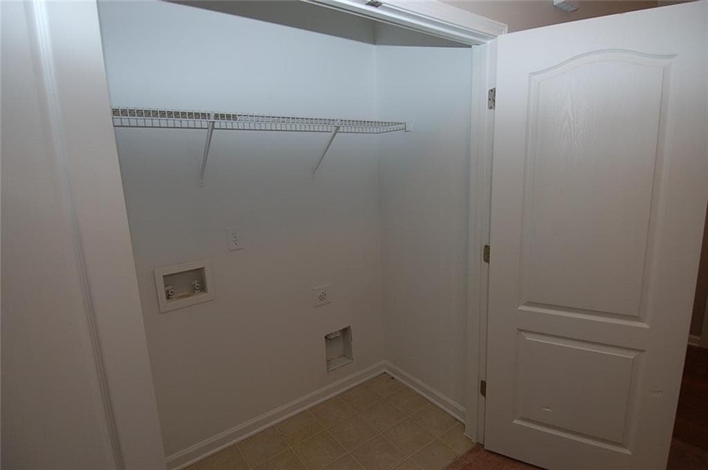 3 bedroom, 3 bathroom, 1,396 sq ft townhouse for sale at 6956 Rogers Point, Lithonia, GA 30058 — photo 5