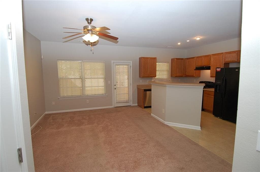 3 bedroom, 3 bathroom, 1,396 sq ft townhouse for sale at 6956 Rogers Point, Lithonia, GA 30058 — photo 6