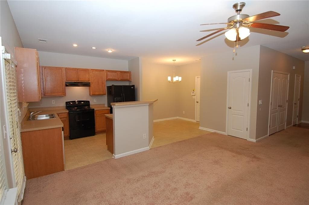 3 bedroom, 3 bathroom, 1,396 sq ft townhouse for sale at 6956 Rogers Point, Lithonia, GA 30058 — photo 8