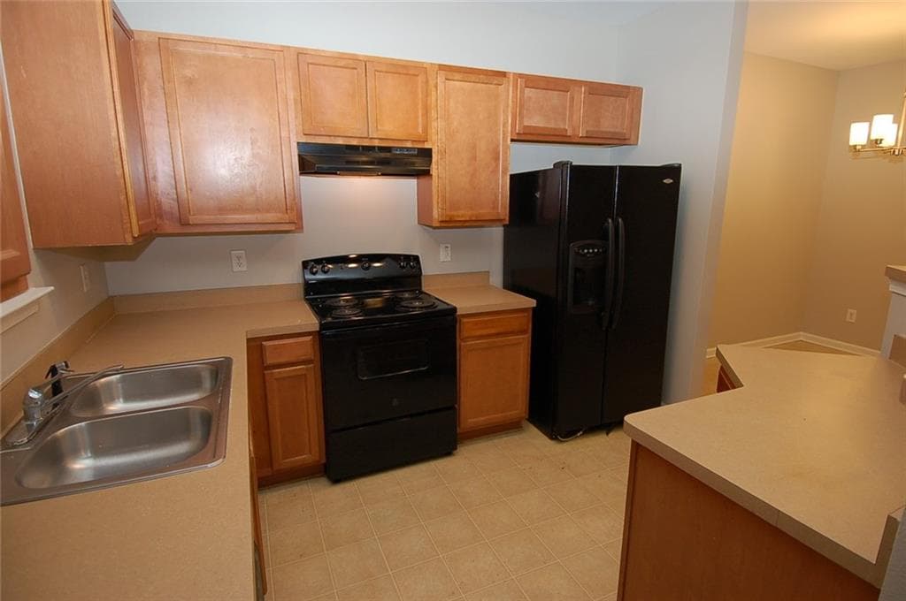 3 bedroom, 3 bathroom, 1,396 sq ft townhouse for sale at 6956 Rogers Point, Lithonia, GA 30058 — photo 9