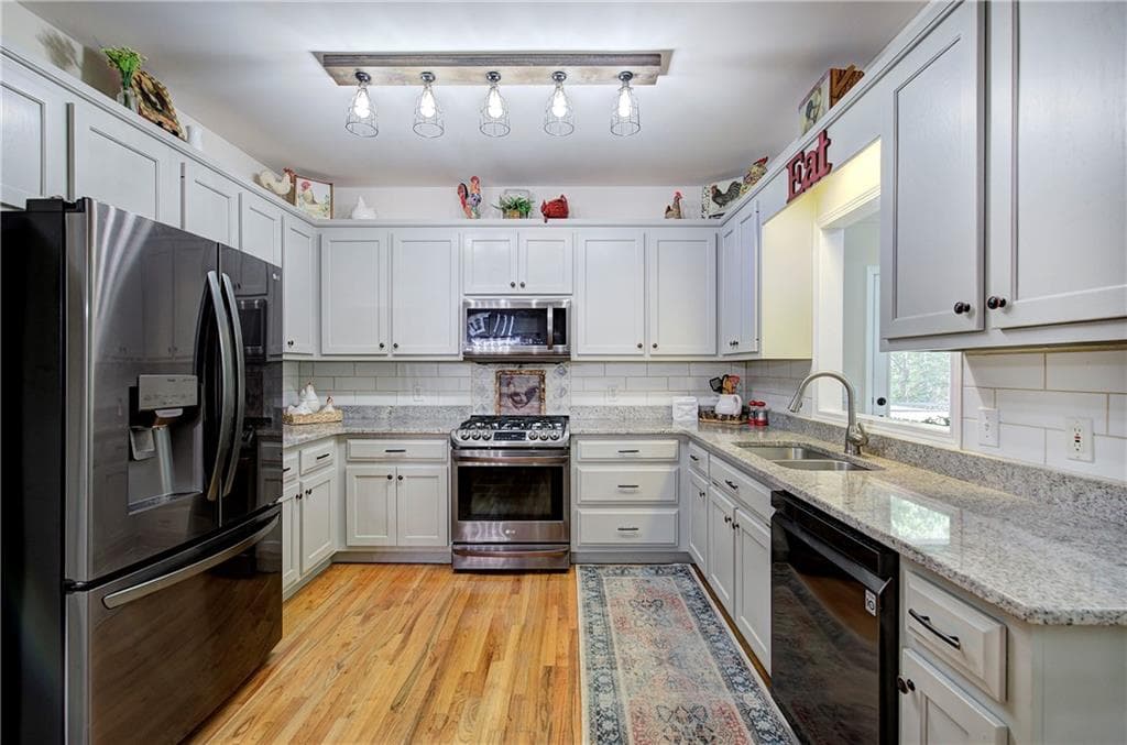 3 bedroom, 4 bathroom, 3,446 sq ft single family residence for sale at 376 Alpine Drive, Jasper, GA 30143 — photo 10