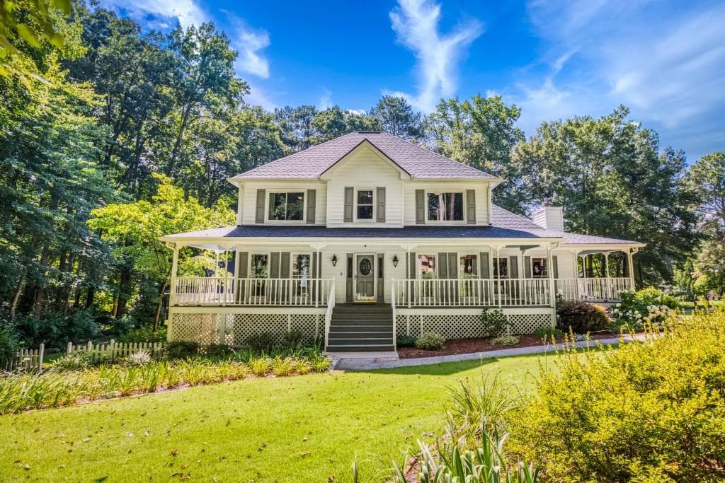 5 bedroom, 4 bathroom, 3,476 sq ft single family residence for sale at 3970 Governors Circle, Loganville, GA 30052