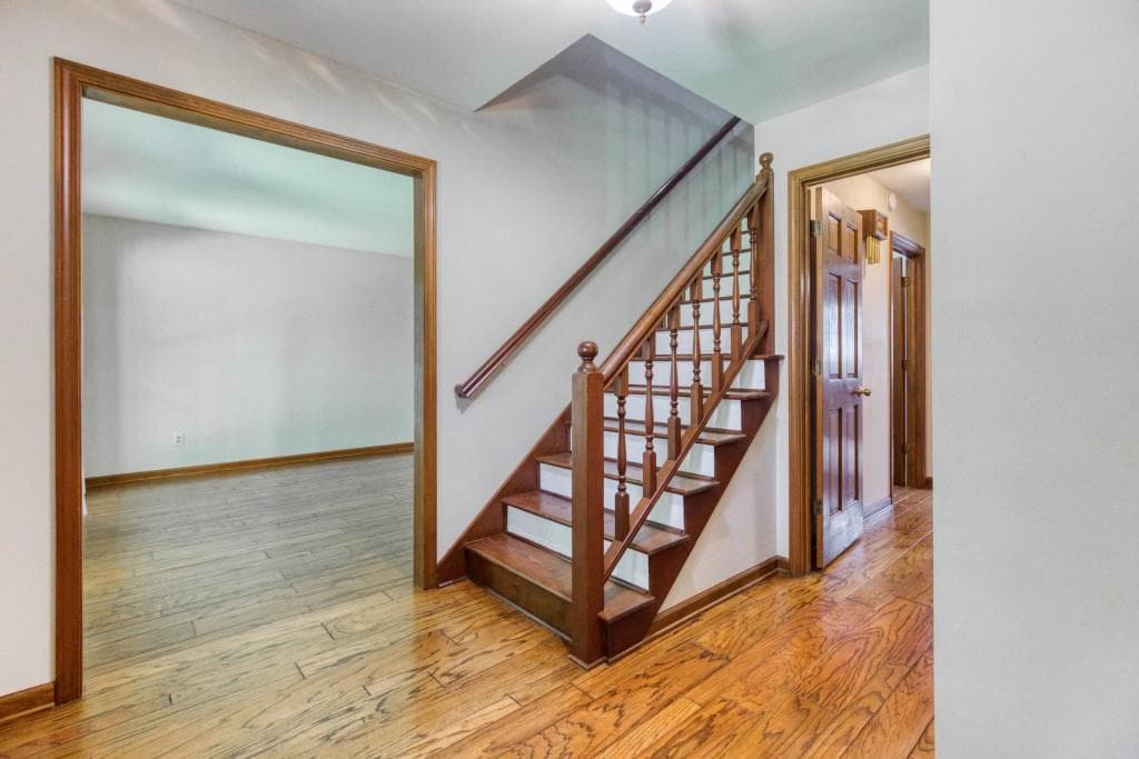 5 bedroom, 4 bathroom, 3,476 sq ft single family residence for sale at 3970 Governors Circle, Loganville, GA 30052 — photo 4