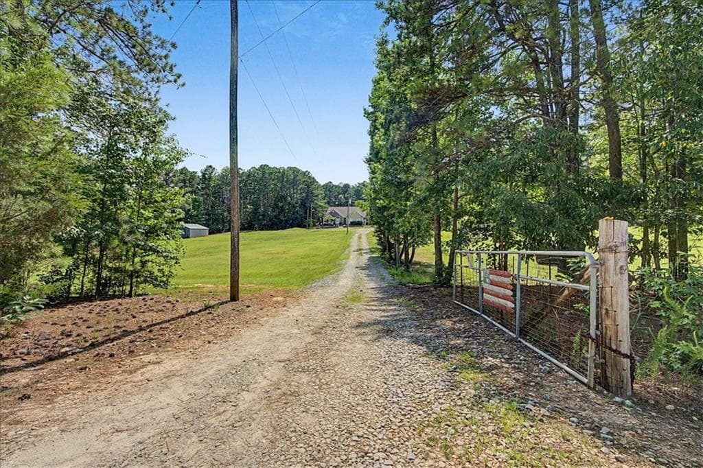 4 bedroom, 2 bathroom, 2,394 sq ft single family residence for sale at 75 N Raburn Road, Bremen, GA 30110 — photo 3