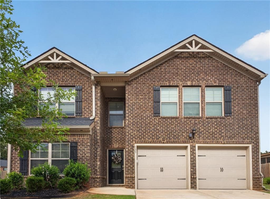 5 bedroom, 3 bathroom, 2,514 sq ft single family residence under contract at 135 Twin Lakes Drive, Covington, GA 30016