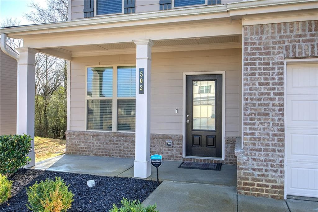 4 bedroom, 3 bathroom, 2,172 sq ft single family residence for sale at 502 Mcginnis Circle, Calhoun, GA 30701 — photo 3