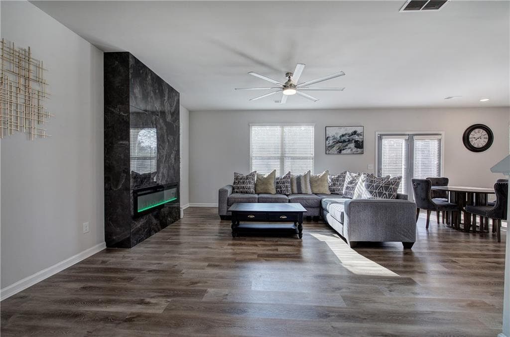 4 bedroom, 3 bathroom, 2,172 sq ft single family residence for sale at 502 Mcginnis Circle, Calhoun, GA 30701 — photo 6