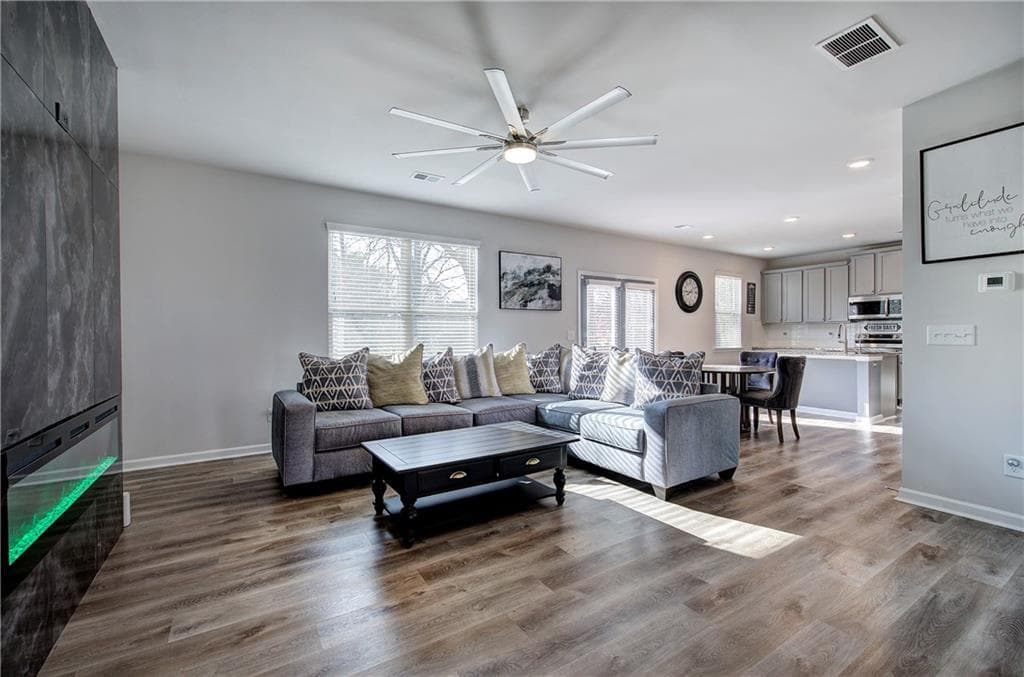 4 bedroom, 3 bathroom, 2,172 sq ft single family residence for sale at 502 Mcginnis Circle, Calhoun, GA 30701 — photo 7