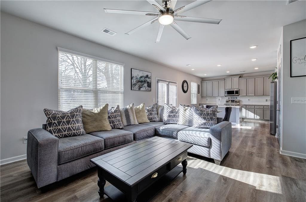 4 bedroom, 3 bathroom, 2,172 sq ft single family residence for sale at 502 Mcginnis Circle, Calhoun, GA 30701 — photo 8