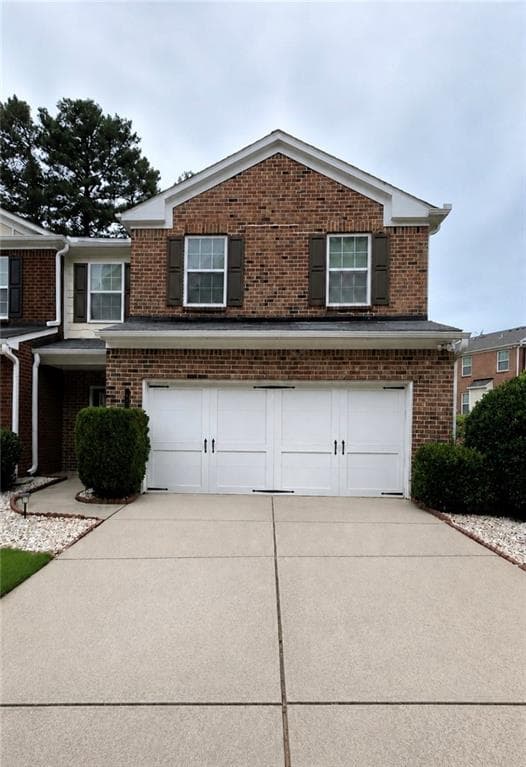 3 bedroom, 3 bathroom, 2,114 sq ft townhouse for sale at 192 Bellewood Oak Drive, Tucker, GA 30084 — photo 1 of 14