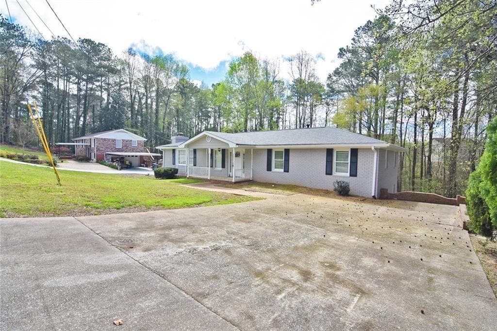 4 bedroom, 2 bathroom, 2,076 sq ft single family residence for rent at 86 Regency Way, Mableton, GA 30126 for $2,000 a month — photo 1 of 53