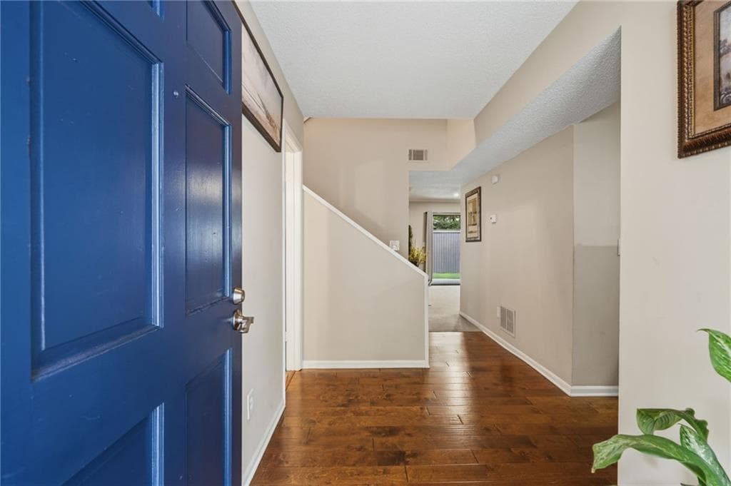 3 bedroom, 3 bathroom, 1,759 sq ft townhouse for sale at 6160 Brookwood Road, Peachtree Corners, GA 30092 — photo 2