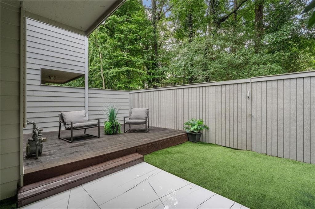 3 bedroom, 3 bathroom, 1,759 sq ft townhouse for sale at 6160 Brookwood Road, Peachtree Corners, GA 30092 — photo 4