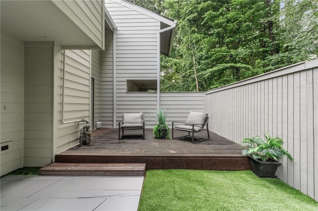 3 bedroom, 3 bathroom, 1,759 sq ft townhouse for sale at 6160 Brookwood Road, Peachtree Corners, GA 30092 — photo 5