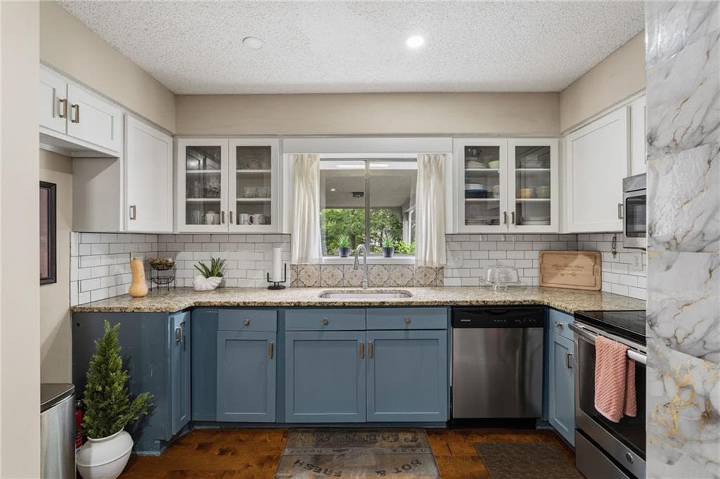 3 bedroom, 3 bathroom, 1,759 sq ft townhouse for sale at 6160 Brookwood Road, Peachtree Corners, GA 30092 — photo 6