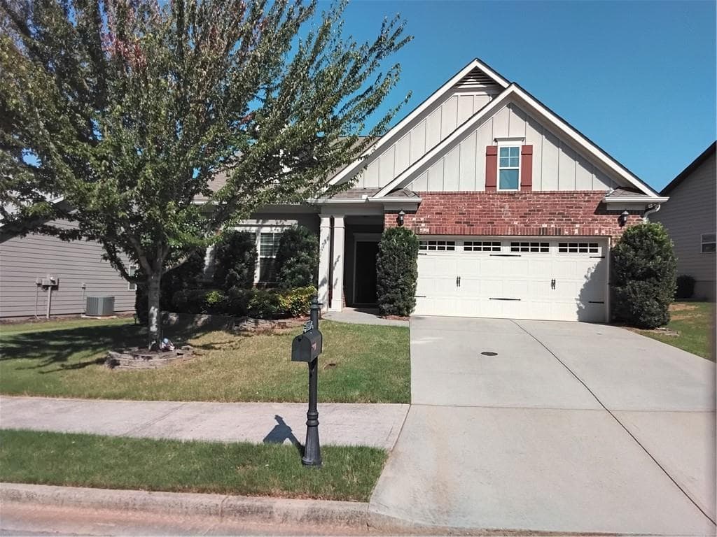 3 bedroom, 2 bathroom, 1,631 sq ft single family residence for sale at 4520 Sweetwater Drive, Gainesville, GA 30504