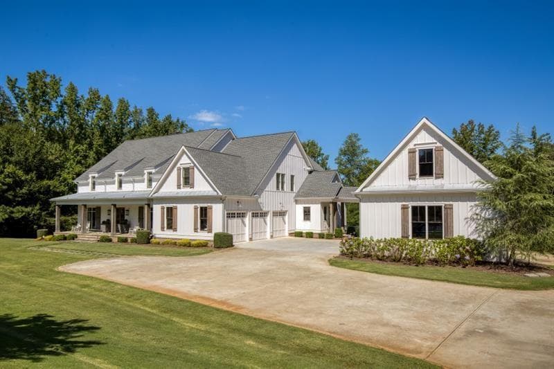 6 bedroom, 8 bathroom, 9,098 sq ft single family residence for sale at 13235 SE Arnold Mill Road, Roswell, GA 30075 — photo 2
