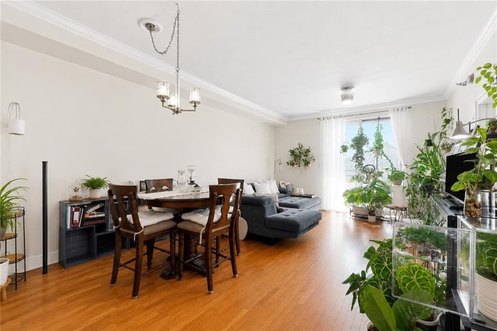 1 bedroom, 1 bathroom, 895 sq ft condominium for sale at 285 Centennial Olympic Park Drive 1107, Atlanta, GA 30313 — photo 2