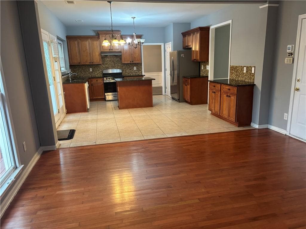4 bedroom, 3 bathroom, 2,160 sq ft single family residence for sale at 6420 Barwick Lane, Johns Creek, GA 30097 — photo 2