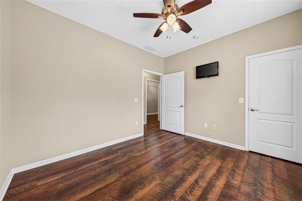 3 bedroom, 2 bathroom, 1,826 sq ft single family residence for sale at 305 Victory Circle, Commerce, GA 30529 — photo 9