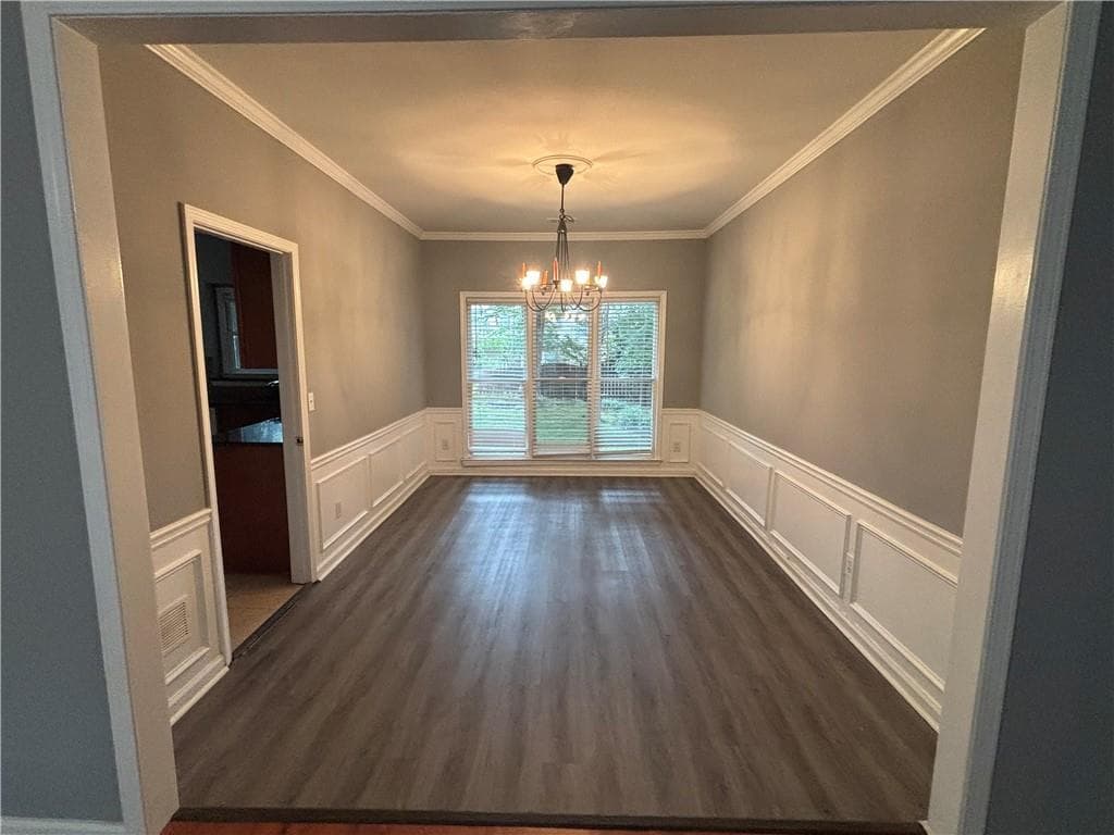 4 bedroom, 3 bathroom, 2,160 sq ft single family residence for sale at 6420 Barwick Lane, Johns Creek, GA 30097 — photo 8