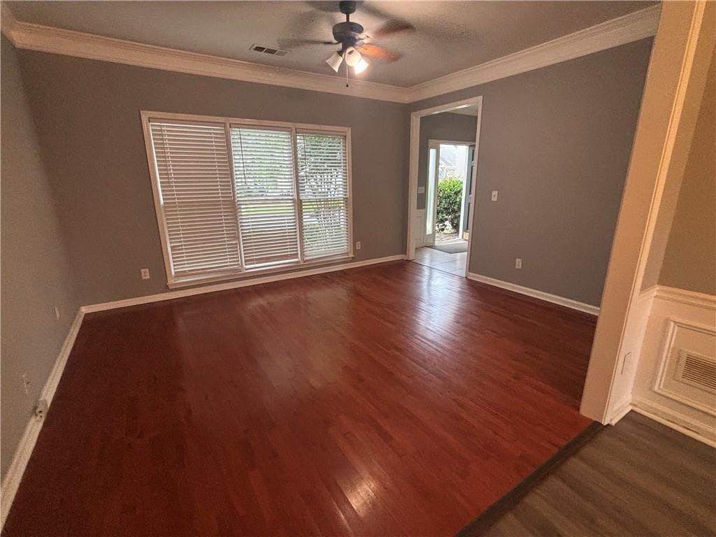 4 bedroom, 3 bathroom, 2,160 sq ft single family residence for sale at 6420 Barwick Lane, Johns Creek, GA 30097 — photo 9