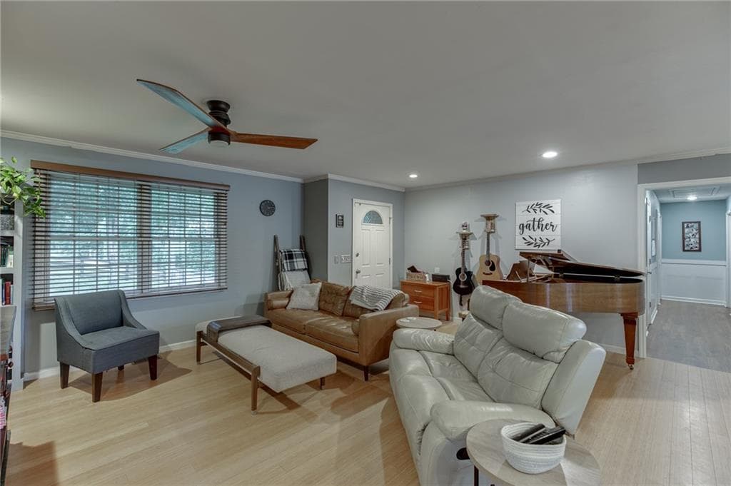 4 bedroom, 2 bathroom, 2,135 sq ft single family residence for sale at 3845 Level Grove Road, Cornelia, GA 30531 — photo 8