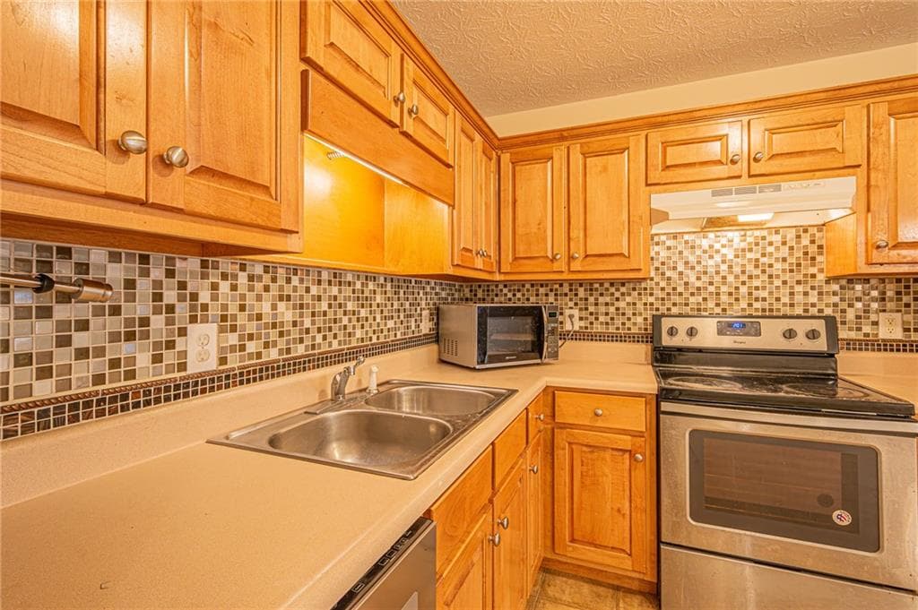 4 bedroom, 3 bathroom, 2,366 sq ft single family residence under contract at 63 Wild Ridge Lane, Dahlonega, GA 30533 — photo 5