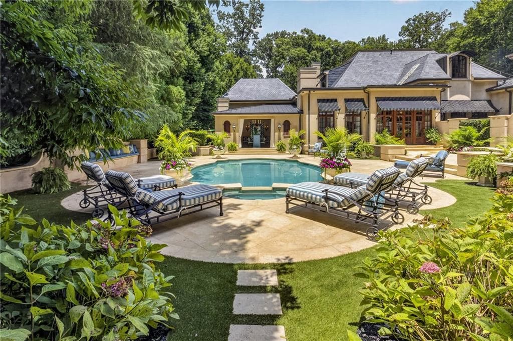 5 bedroom, 7 bathroom, 6,939 sq ft single family residence for sale at 675 W Paces Ferry #14 Road, Atlanta, GA 30327 — photo 3