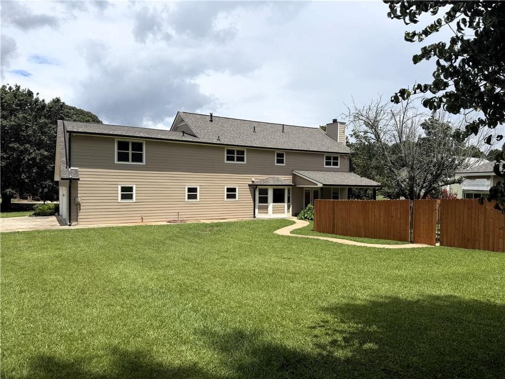 5 bedroom, 3 bathroom, 3,137 sq ft single family residence under contract at 910 Kite Lake Trail, Fayetteville, GA 30214 — photo 3