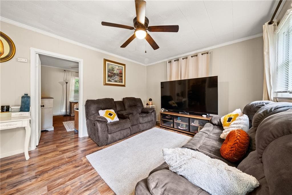 3 bedroom, 1 bathroom, 1,080 sq ft single family residence under contract at 44 Baker Road, Cartersville, GA 30120 — photo 2