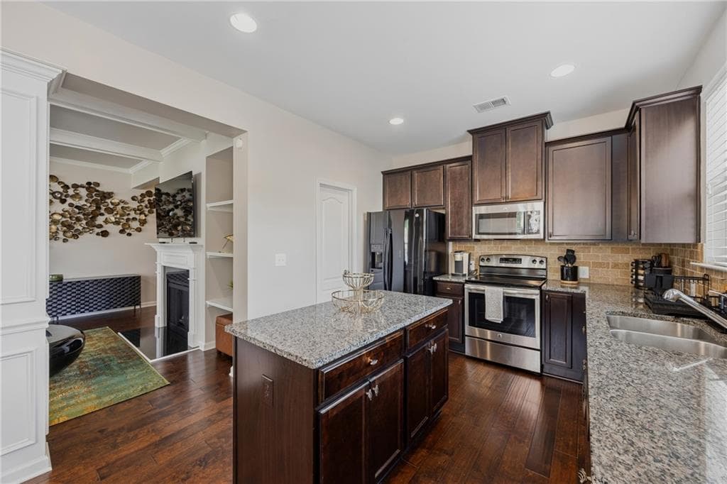 3 bedroom, 3 bathroom townhouse for rent at 4000 Princeton Lakes Pass, Atlanta, GA 30331 for $3,500 a month — photo 9
