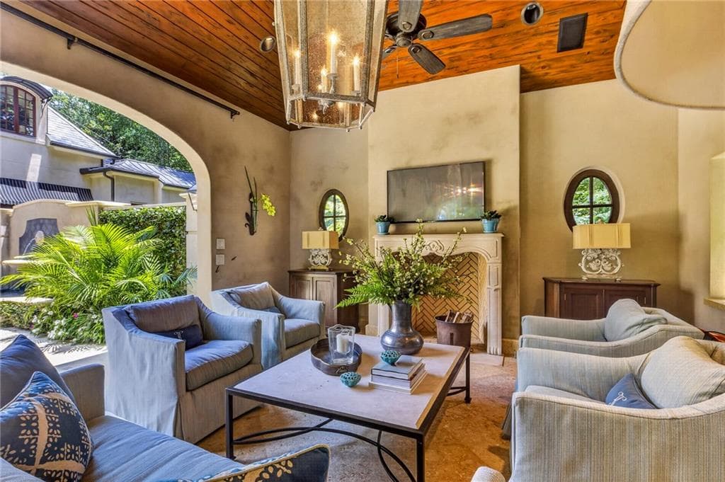 5 bedroom, 7 bathroom, 6,939 sq ft single family residence for sale at 675 W Paces Ferry #14 Road, Atlanta, GA 30327 — photo 5