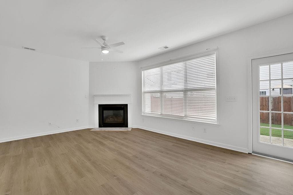 2 bedroom, 3 bathroom, 1,624 sq ft townhouse for sale at 2280 Nottley Drive, Marietta, GA 30066 — photo 8