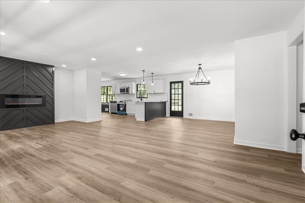 4 bedroom, 3 bathroom, 1,688 sq ft single family residence for sale at 5125 Flakes Mill Road, Ellenwood, GA 30294 — photo 5