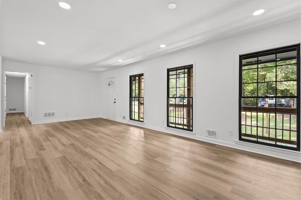 4 bedroom, 3 bathroom, 1,688 sq ft single family residence for sale at 5125 Flakes Mill Road, Ellenwood, GA 30294 — photo 7